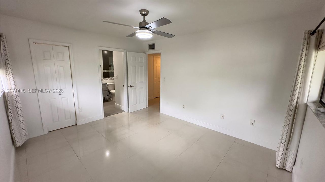 For Rent: $2,750 (2 beds, 2 baths, 1006 Square Feet)