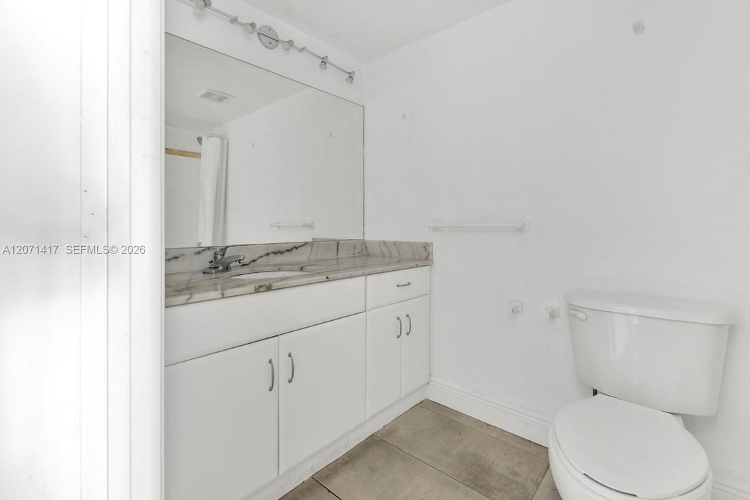 На продажу: $325,000 (0 спален, 1 ванн, 425 Квадратных фут)