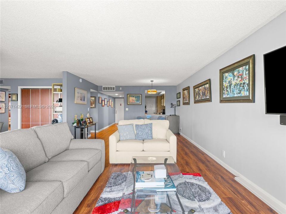 For Sale: $299,000 (3 beds, 2 baths, 1450 Square Feet)