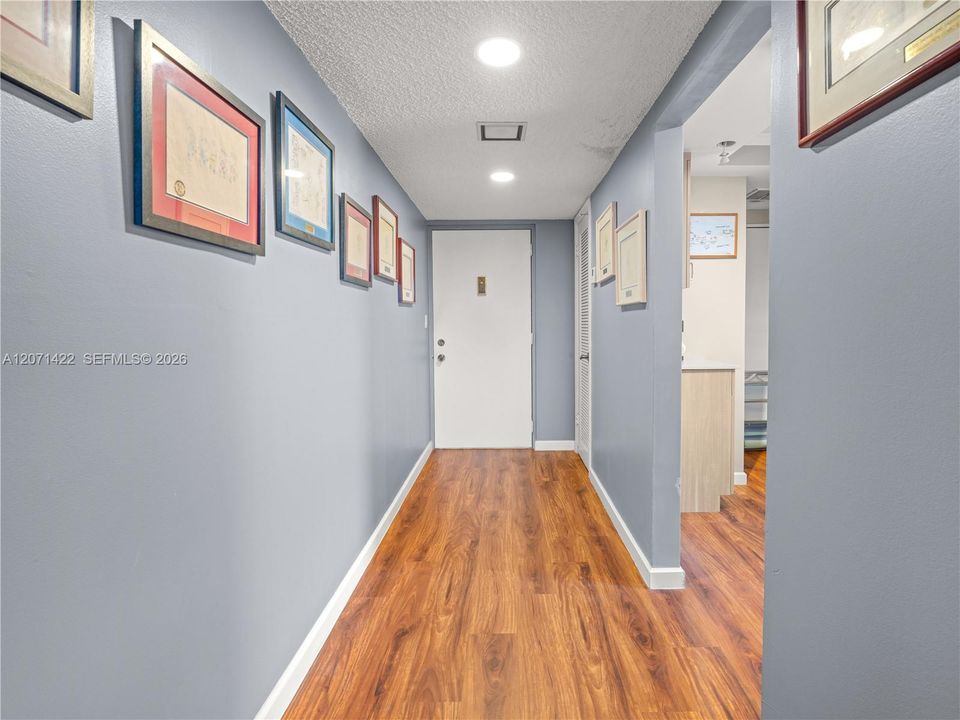 For Sale: $299,000 (3 beds, 2 baths, 1450 Square Feet)