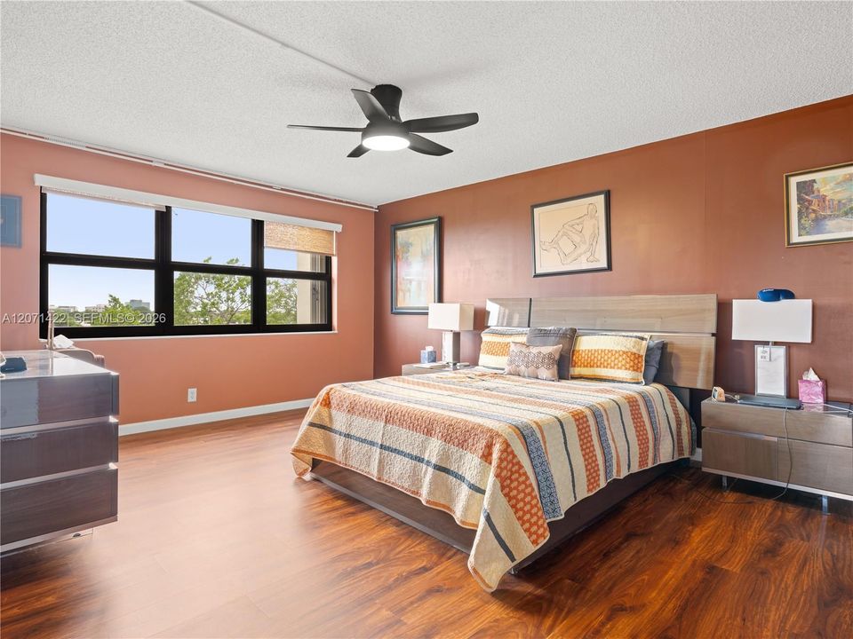For Sale: $299,000 (3 beds, 2 baths, 1450 Square Feet)