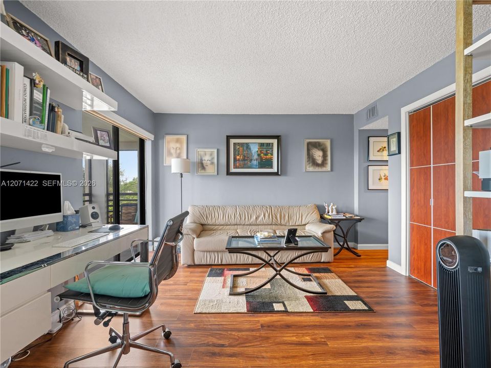 For Sale: $299,000 (3 beds, 2 baths, 1450 Square Feet)