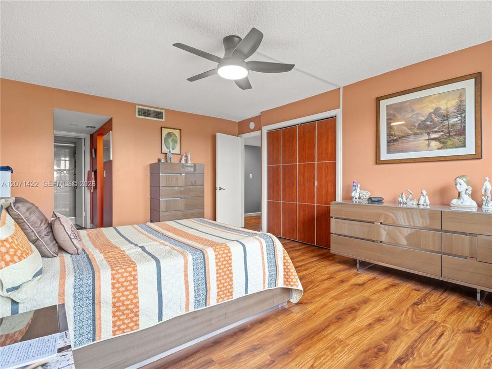 For Sale: $299,000 (3 beds, 2 baths, 1450 Square Feet)