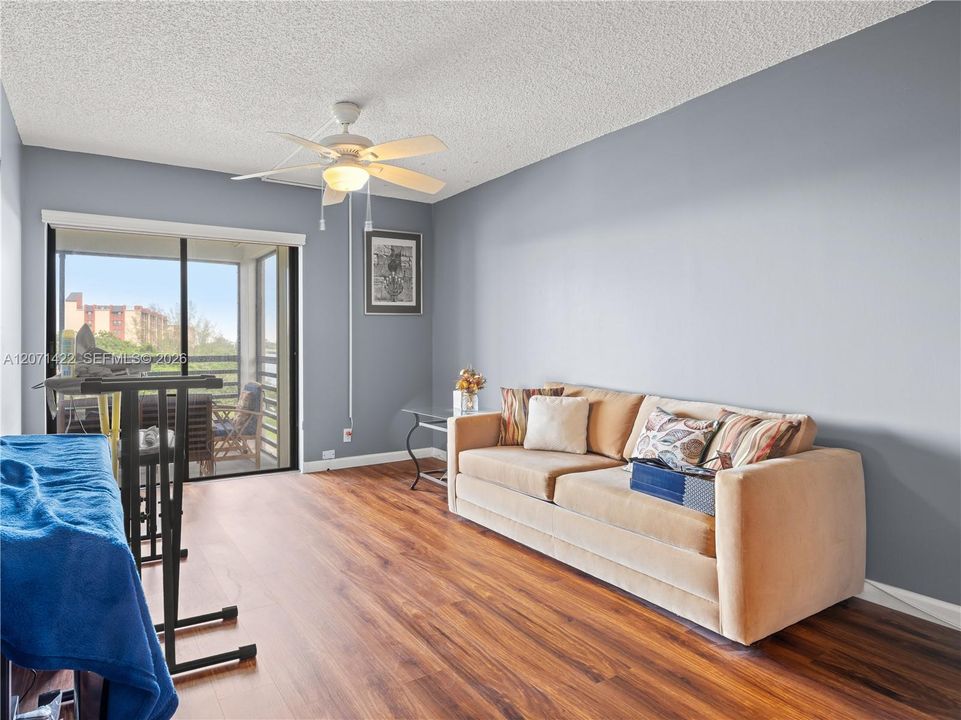 For Sale: $299,000 (3 beds, 2 baths, 1450 Square Feet)