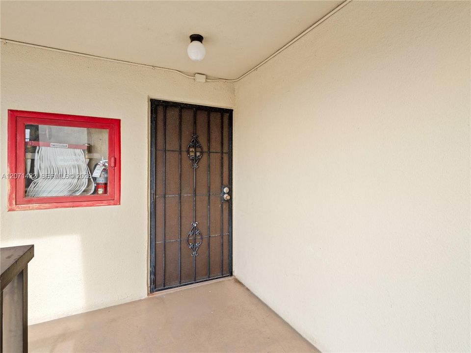 For Sale: $299,000 (3 beds, 2 baths, 1450 Square Feet)