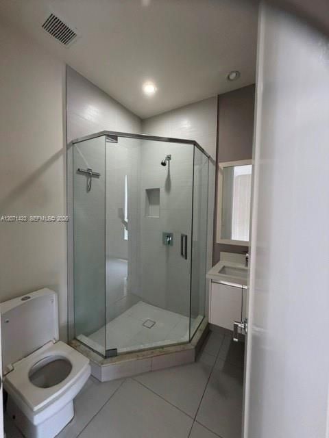 Active With Contract: $1,800 (0 beds, 1 baths, 2317 Square Feet)