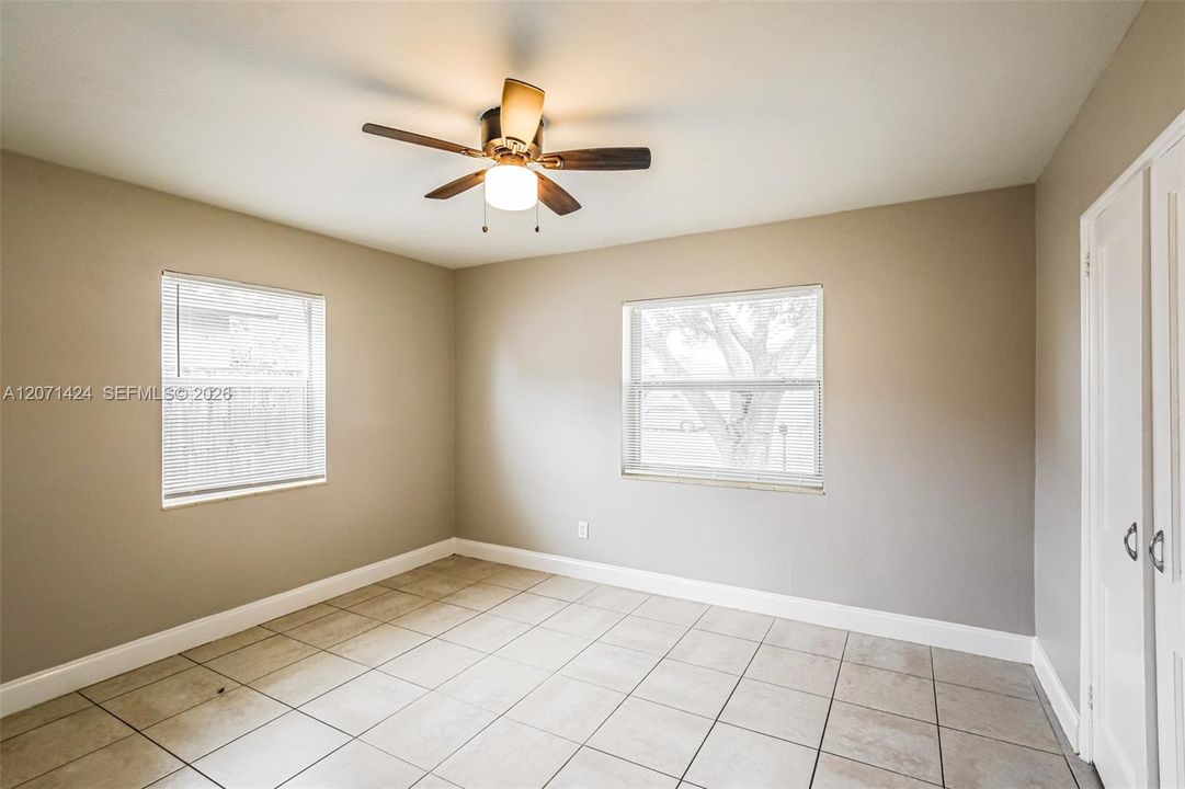For Rent: $2,455 (2 beds, 1 baths, 1008 Square Feet)