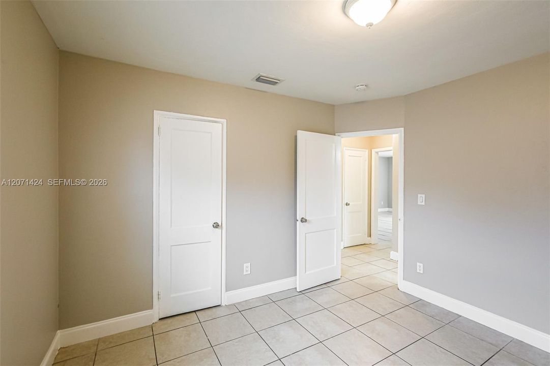 For Rent: $2,455 (2 beds, 1 baths, 1008 Square Feet)