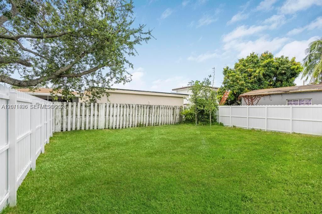 For Sale: $1,100,000 (0 beds, 0 baths, 2572 Square Feet)