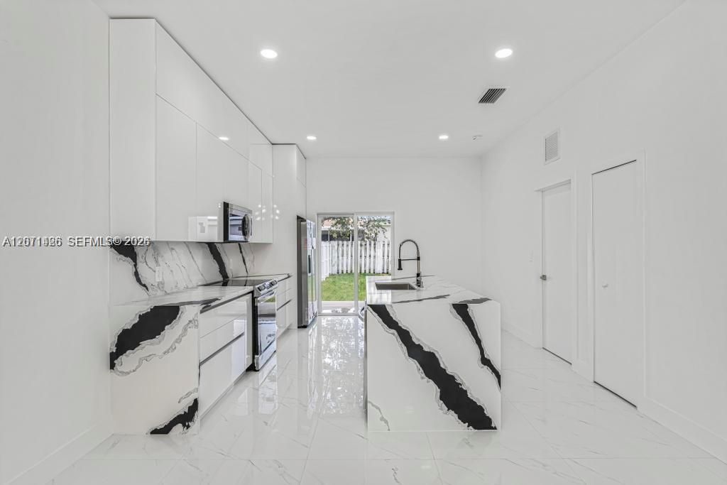 For Sale: $1,100,000 (0 beds, 0 baths, 2572 Square Feet)