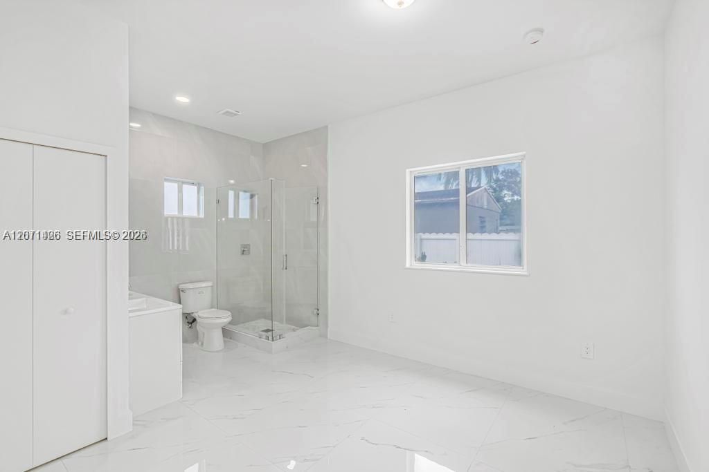 For Sale: $1,100,000 (0 beds, 0 baths, 2572 Square Feet)