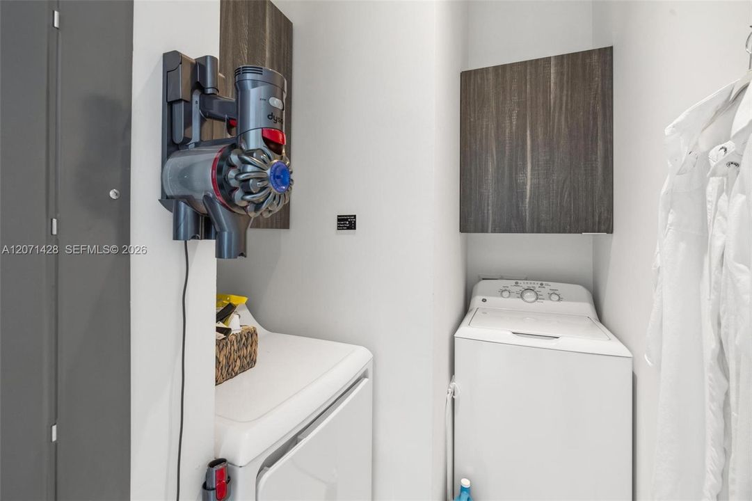 For Sale: $2,999,990 (4 beds, 4 baths, 2418 Square Feet)