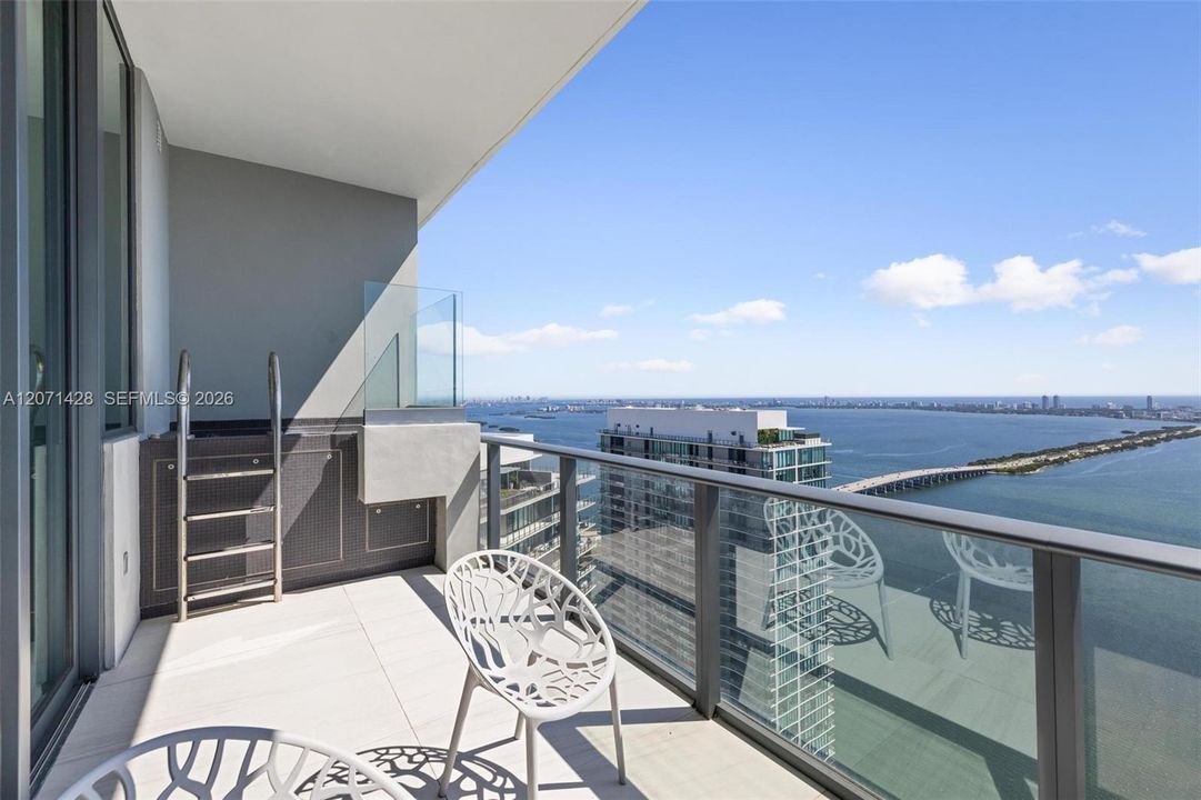 For Sale: $2,999,990 (4 beds, 4 baths, 2418 Square Feet)