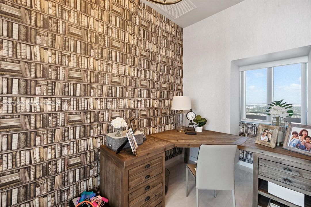 Den/ Office