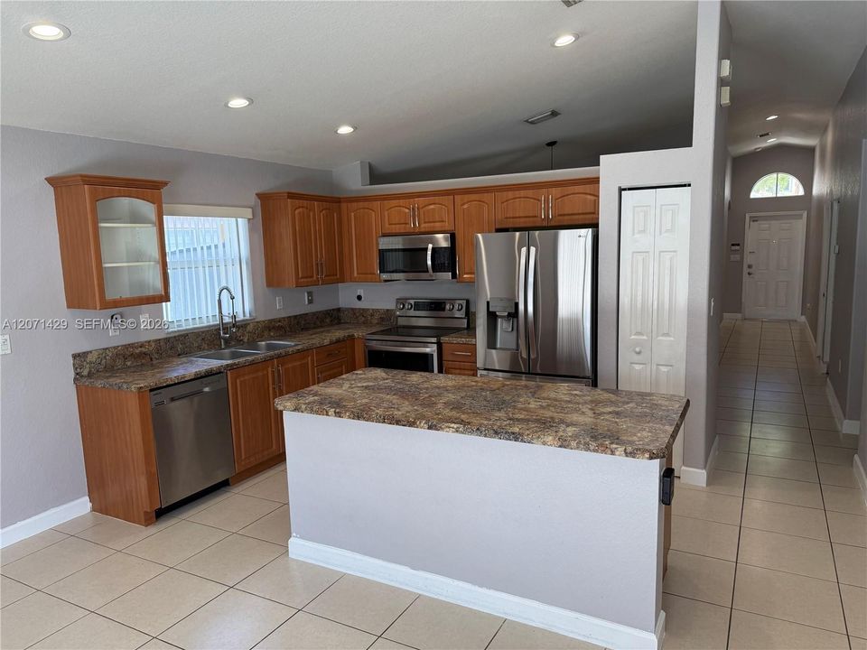 For Rent: $2,950 (3 beds, 2 baths, 1336 Square Feet)