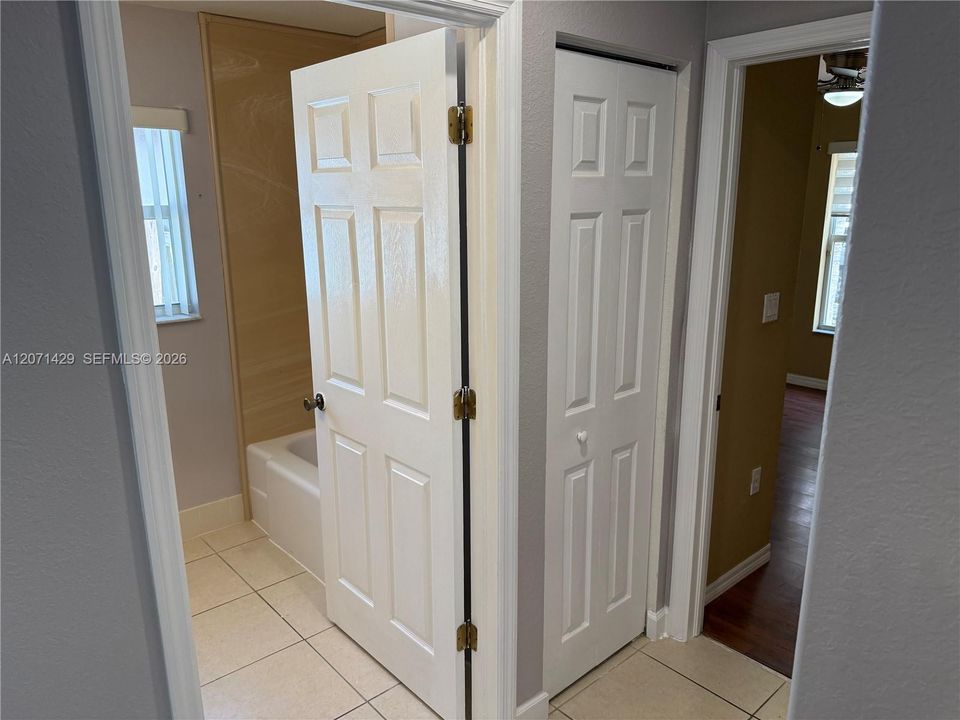 For Rent: $2,950 (3 beds, 2 baths, 1336 Square Feet)