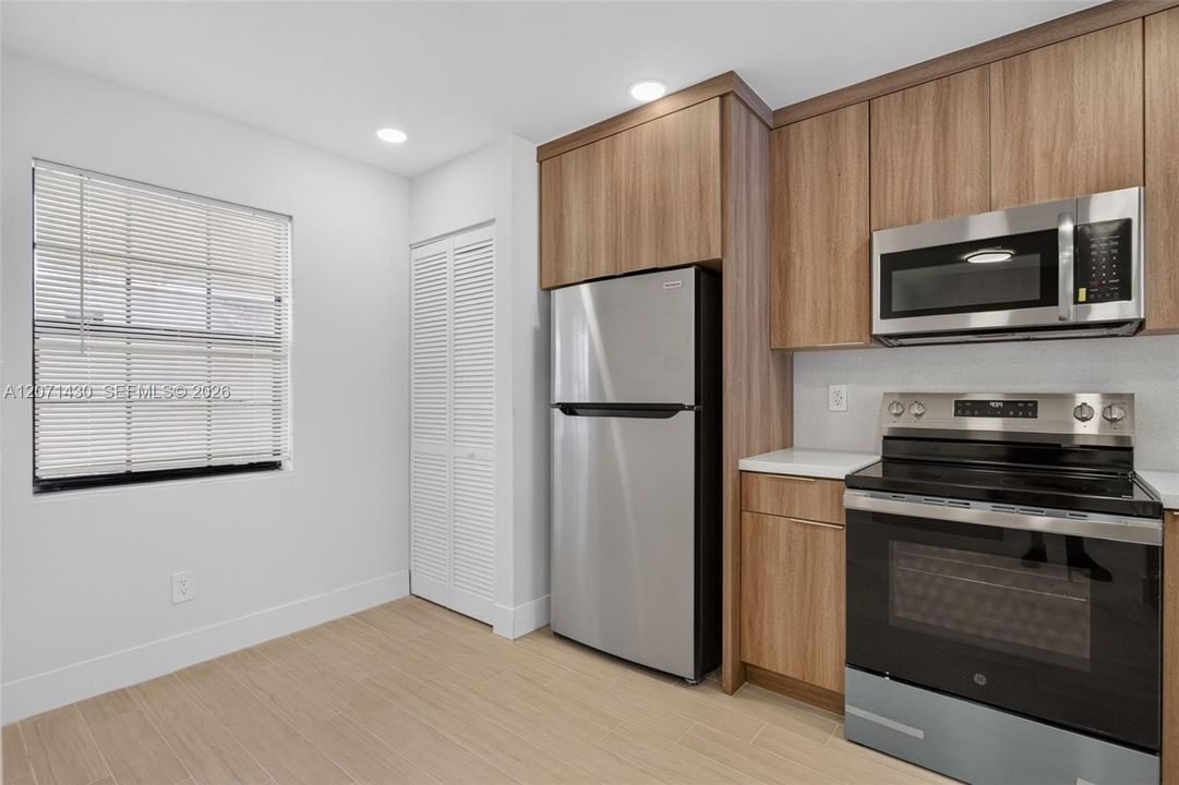 For Rent: $2,550 (2 beds, 2 baths, 1126 Square Feet)