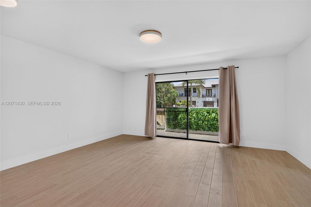For Rent: $2,550 (2 beds, 2 baths, 1126 Square Feet)