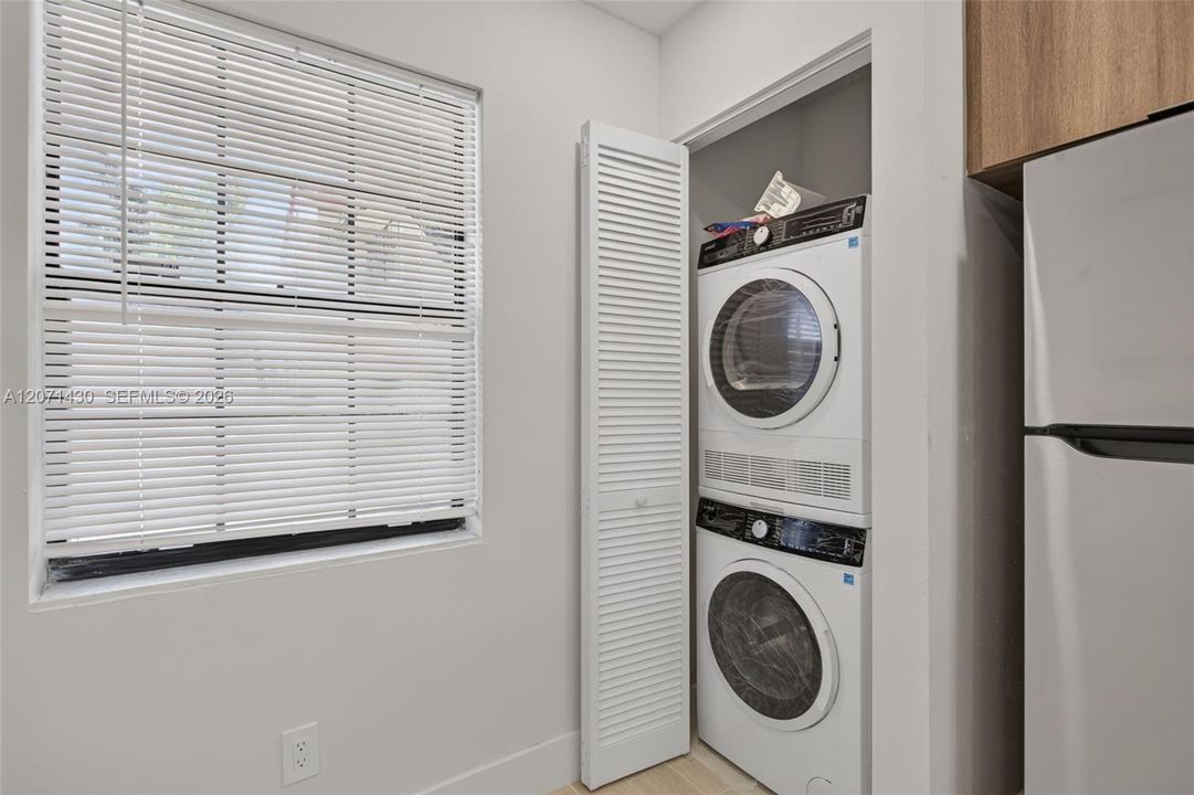 For Rent: $2,550 (2 beds, 2 baths, 1126 Square Feet)