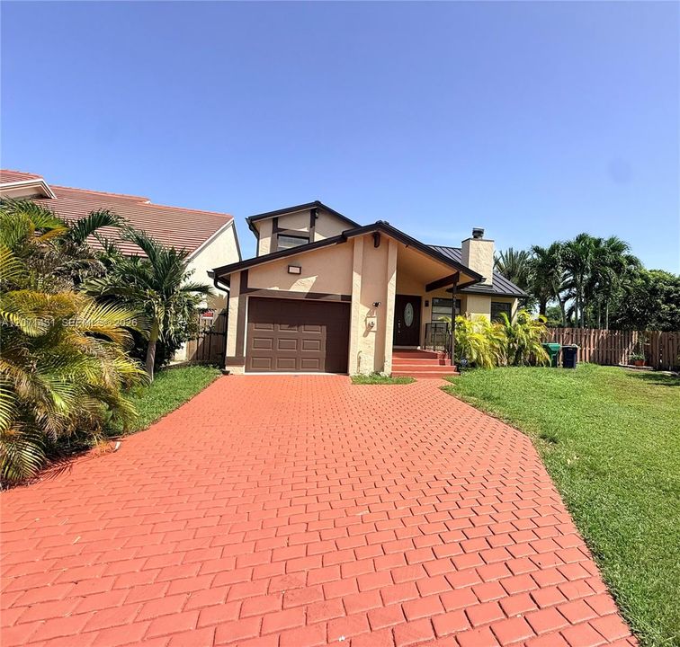 For Rent: $3,400 (3 beds, 2 baths, 1480 Square Feet)