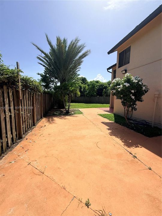 For Rent: $3,400 (3 beds, 2 baths, 1480 Square Feet)