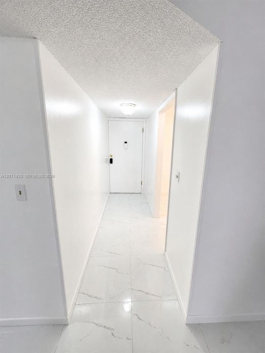 For Sale: $120,000 (2 beds, 2 baths, 957 Square Feet)