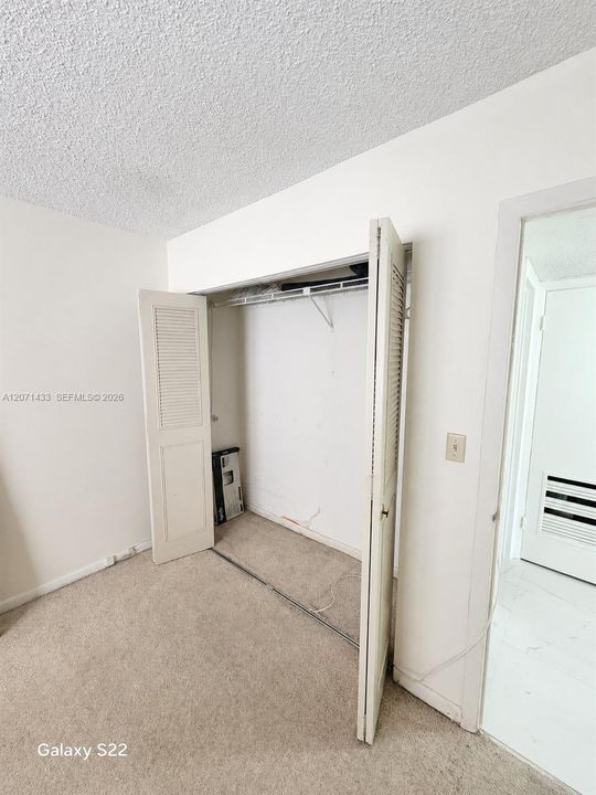 For Sale: $120,000 (2 beds, 2 baths, 957 Square Feet)