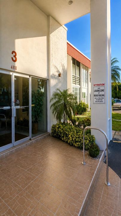 For Sale: $120,000 (2 beds, 2 baths, 957 Square Feet)