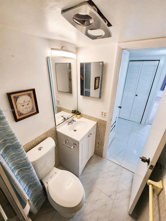For Sale: $120,000 (2 beds, 2 baths, 957 Square Feet)