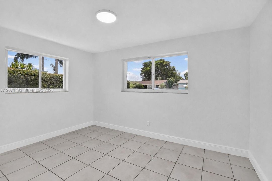 For Sale: $599,000 (3 beds, 2 baths, 1919 Square Feet)