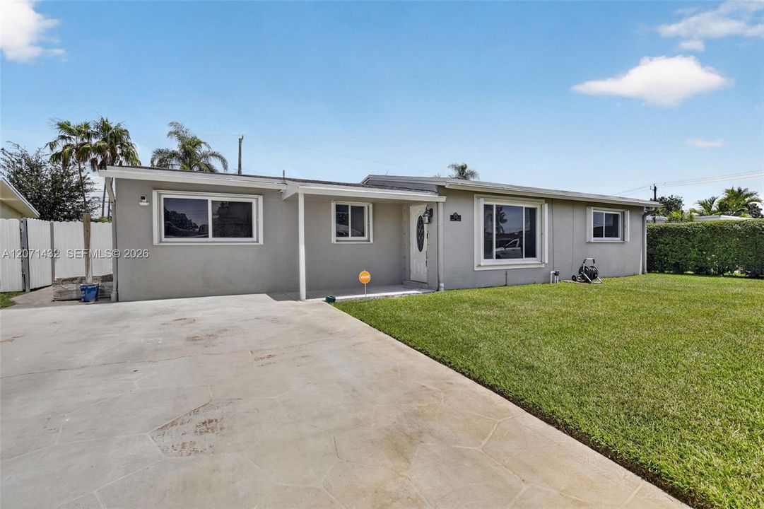 For Sale: $599,000 (3 beds, 2 baths, 1919 Square Feet)