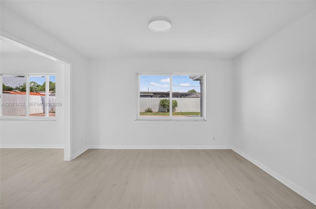 For Sale: $599,000 (3 beds, 2 baths, 1919 Square Feet)