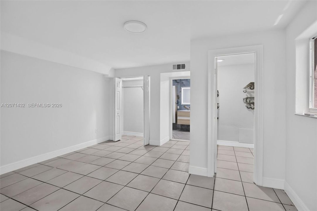 For Sale: $599,000 (3 beds, 2 baths, 1919 Square Feet)