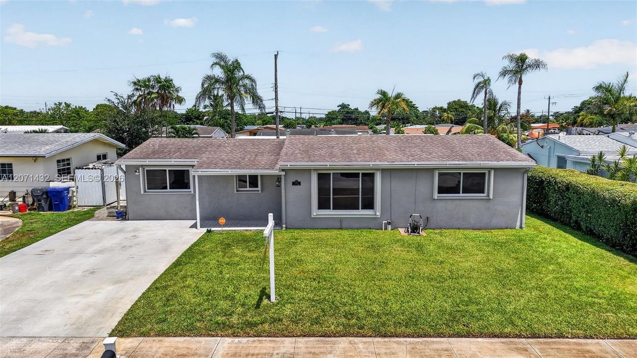For Sale: $599,000 (3 beds, 2 baths, 1919 Square Feet)