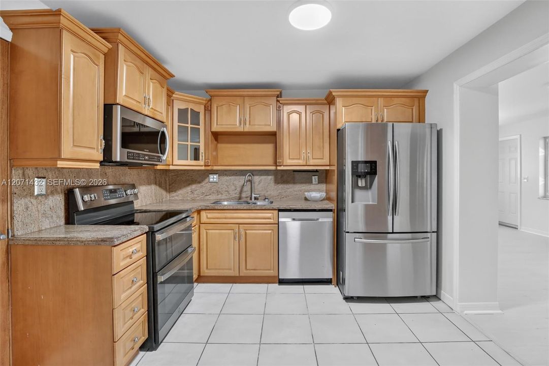 For Sale: $599,000 (3 beds, 2 baths, 1919 Square Feet)