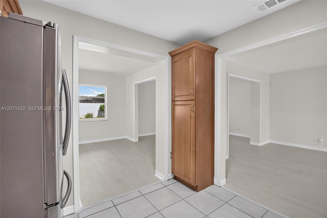 For Sale: $599,000 (3 beds, 2 baths, 1919 Square Feet)