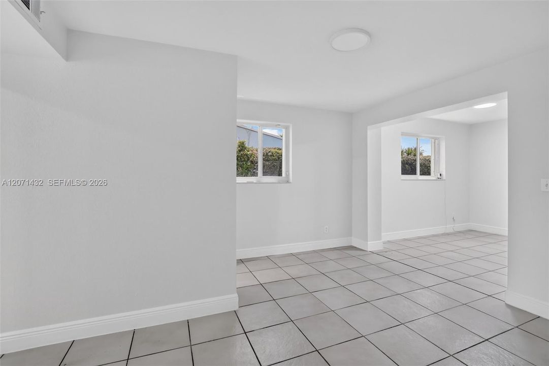 For Sale: $599,000 (3 beds, 2 baths, 1919 Square Feet)