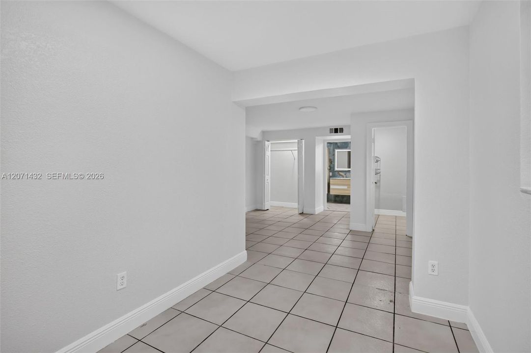 For Sale: $599,000 (3 beds, 2 baths, 1919 Square Feet)