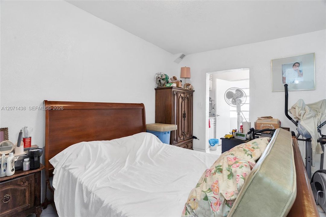 For Sale: $674,999 (5 beds, 4 baths, 1600 Square Feet)