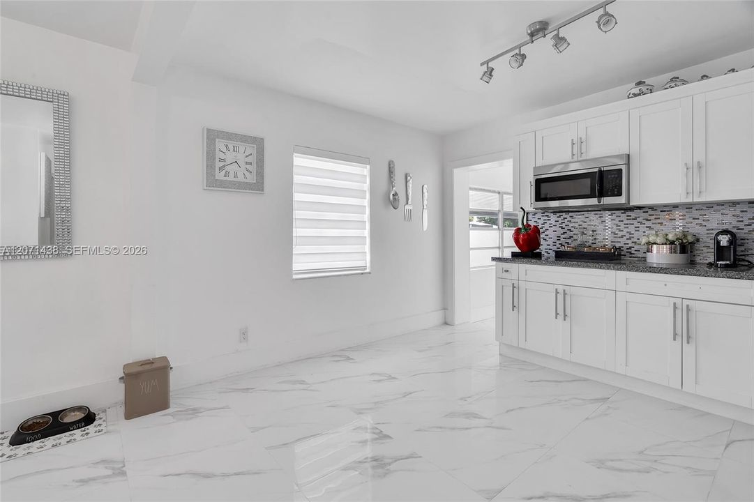 For Sale: $674,999 (5 beds, 4 baths, 1600 Square Feet)