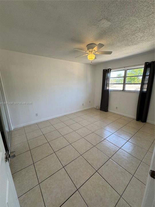 For Rent: $1,650 (2 beds, 1 baths, 773 Square Feet)