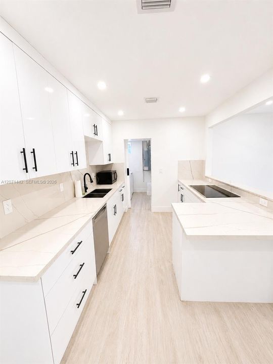 For Rent: $4,950 (3 beds, 2 baths, 1415 Square Feet)