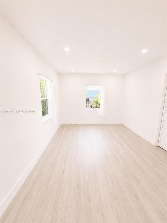 For Rent: $4,950 (3 beds, 2 baths, 1415 Square Feet)