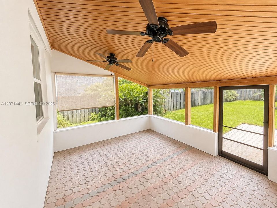 For Rent: $4,950 (3 beds, 2 baths, 1415 Square Feet)