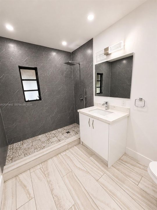 For Rent: $4,950 (3 beds, 2 baths, 1415 Square Feet)