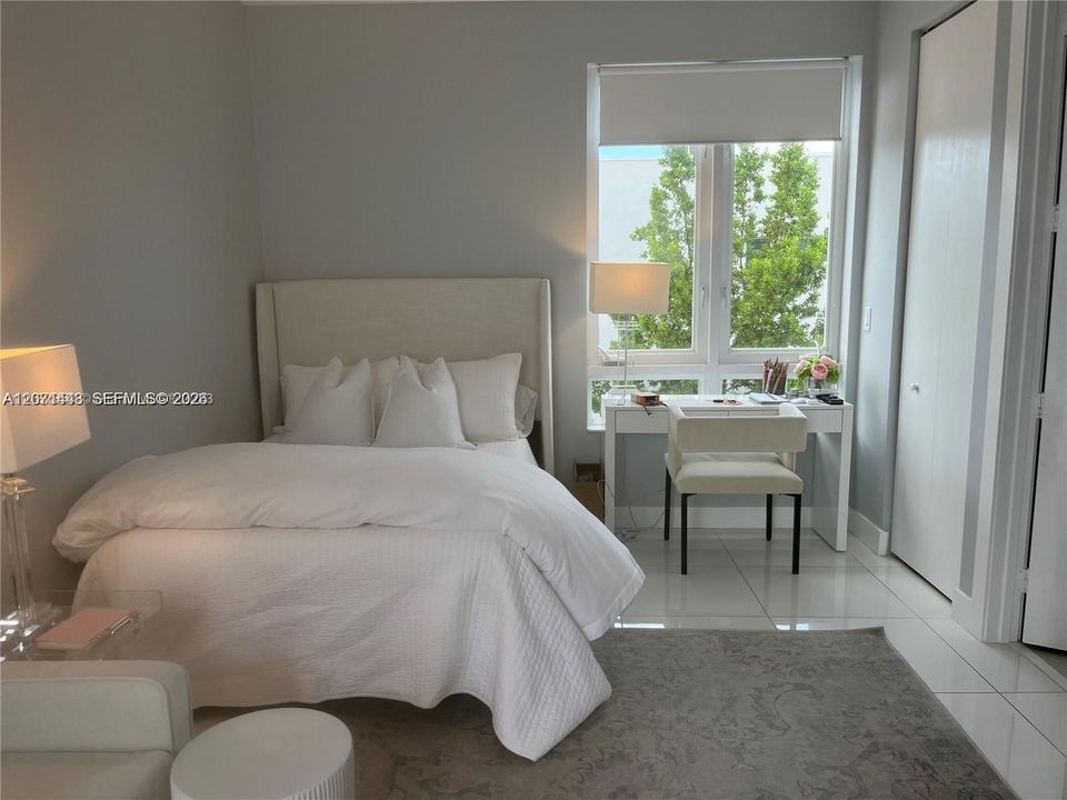 For Rent: $1,950 (0 beds, 1 baths, 490 Square Feet)