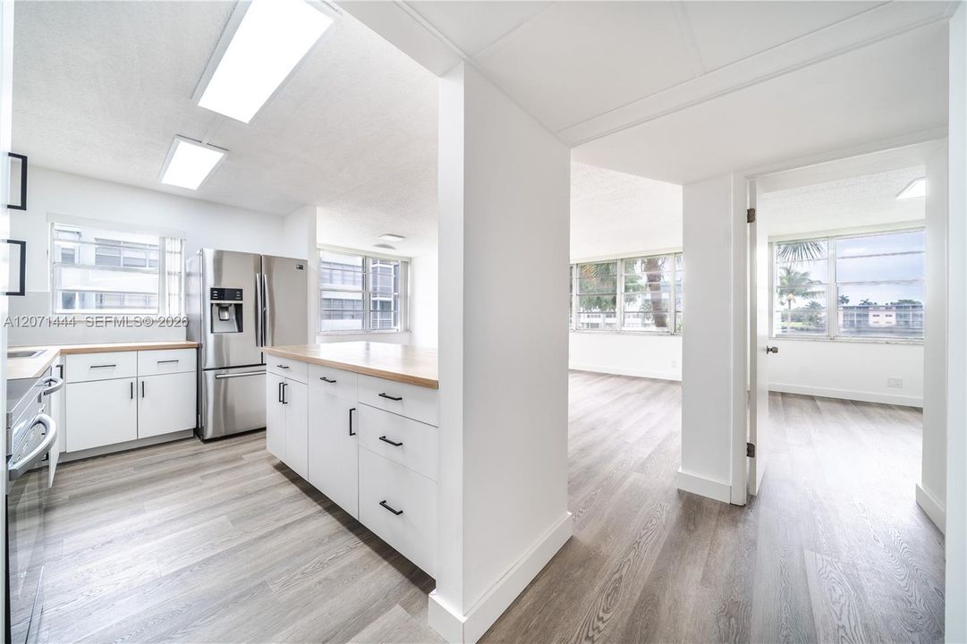 For Rent: $2,380 (2 beds, 2 baths, 1040 Square Feet)