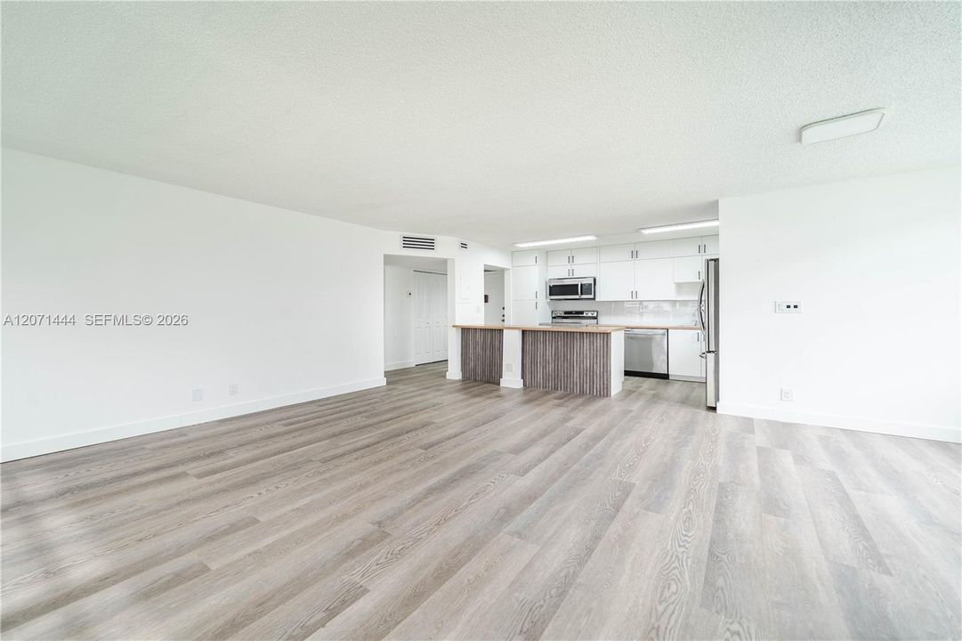 For Rent: $2,380 (2 beds, 2 baths, 1040 Square Feet)
