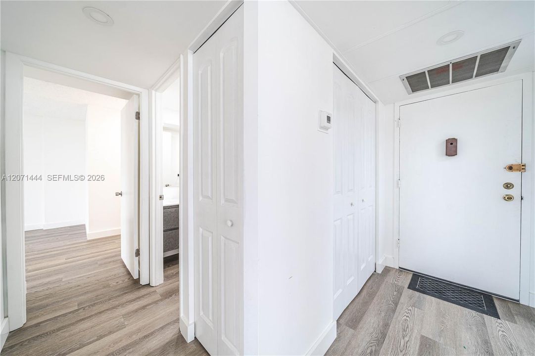 For Rent: $2,380 (2 beds, 2 baths, 1040 Square Feet)
