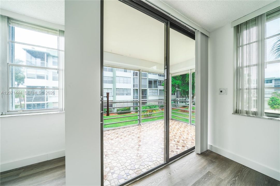 For Rent: $2,380 (2 beds, 2 baths, 1040 Square Feet)